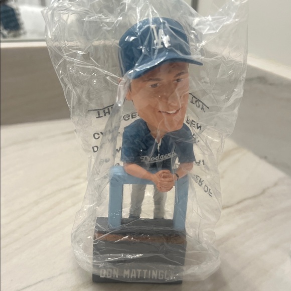 🆕 NIB Don Mattingly Manager LA Los Angeles Dodgers  Collectors Bobblehead 2011 - Picture 6 of 7